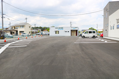 クリニック横の駐車スペース